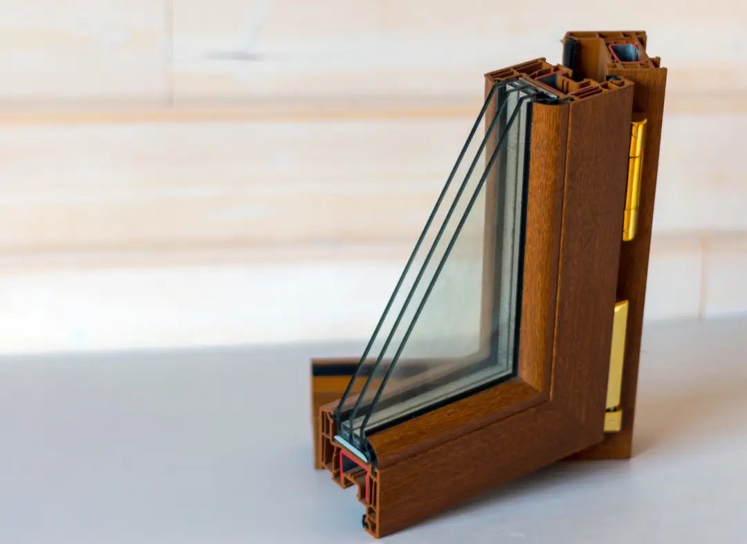 Installation de fenêtre en bois sur mesure Carquefou